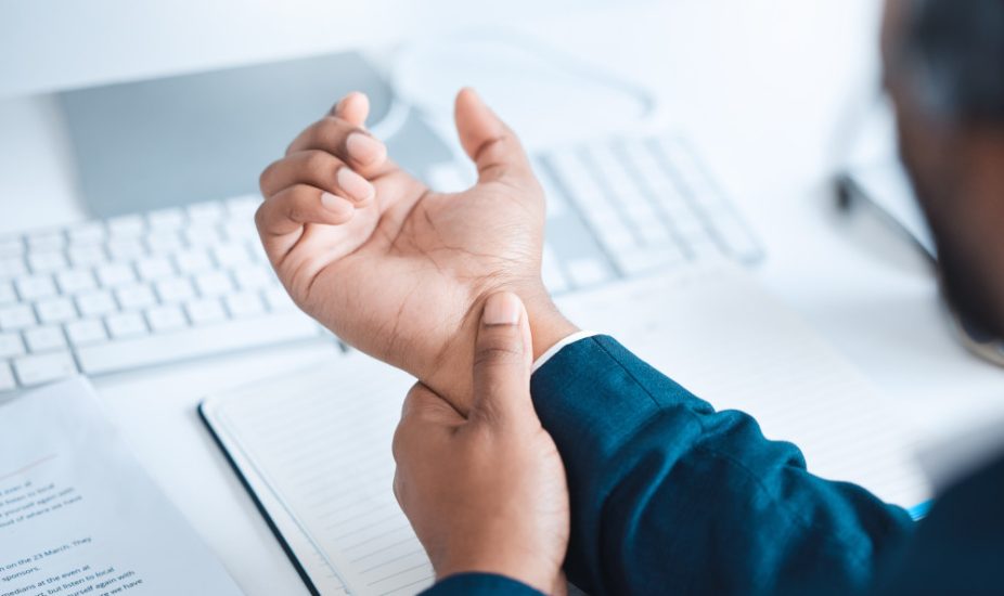 what causes wrist pain